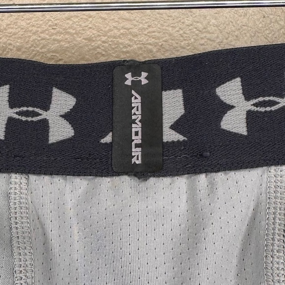 Under Armour Youth Baseball Sliders with Solid Cup Shorts Size YXL Gray Black - Picture 3 of 5